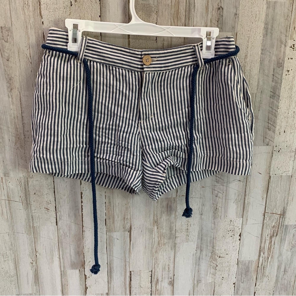 Cynthia Rowley 100% Linen Stripe Nautical Shorts Belted